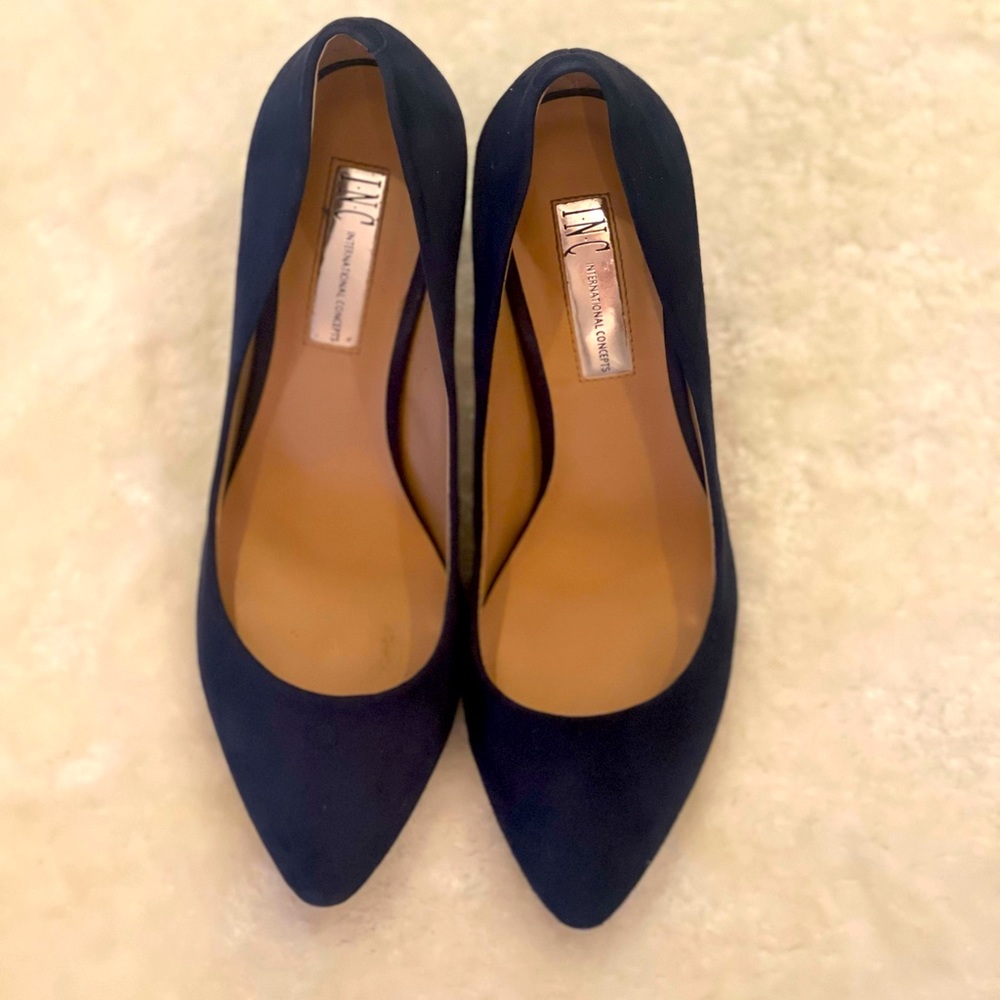 INC International concepts navy blue 3” suede pumps